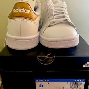 Adidas Advantage sneakers, size 5 womens